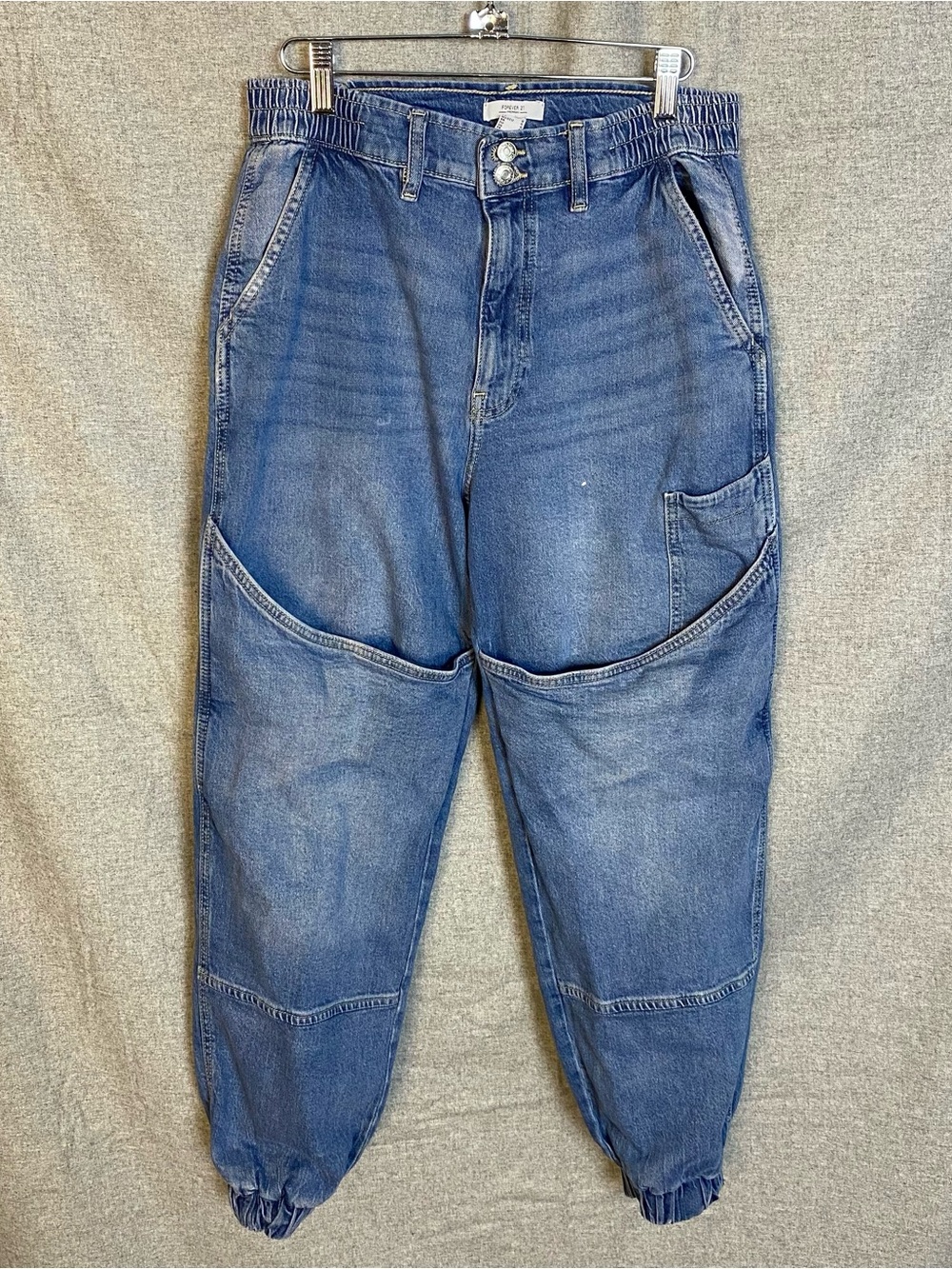 Forever 21 jeans size large weird pockets!